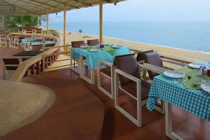 Коччи: Baywatch Beach Homes