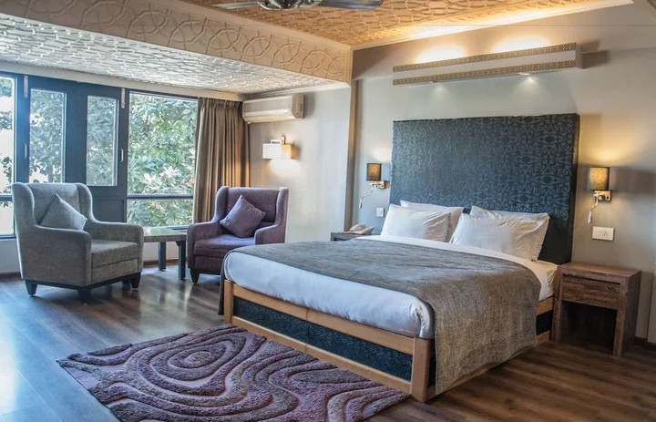 Шринагар: Hotel Ahdoos