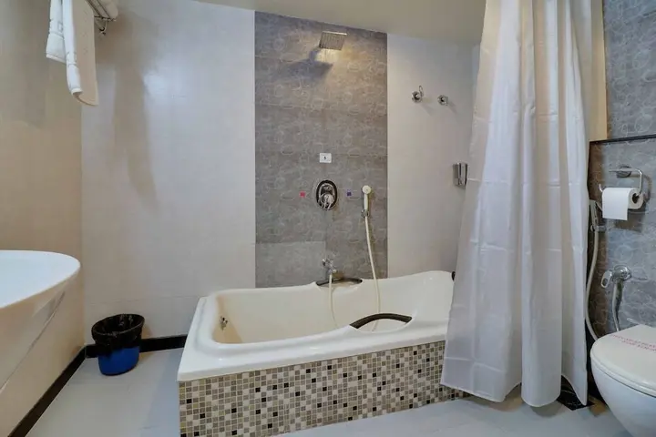 Ахмедабад: Centra Hotel