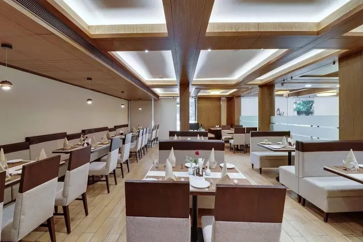 Ахмедабад: Centra Hotel