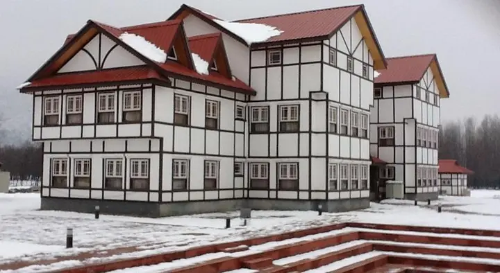 Шринагар: Hotel Pine Spring Srinagar Nowgam
