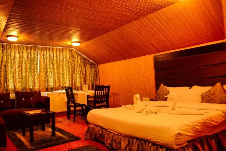 Гульмарг: Hotel Pine Spring Gulmarg