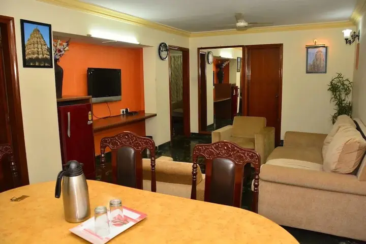 Ширди: Hotel Sai Sahavas