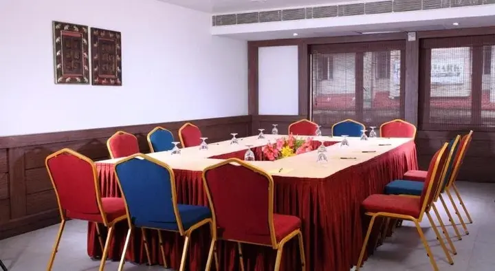 Триссур: Hotel Pooram International