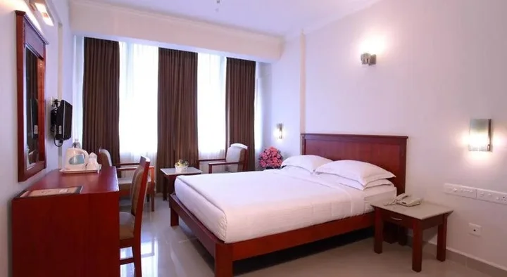Триссур: Hotel Pooram International