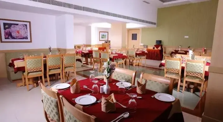Триссур: Hotel Pooram International