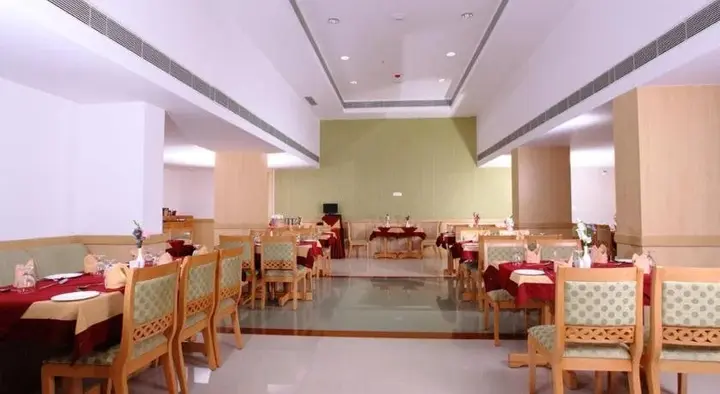 Триссур: Hotel Pooram International