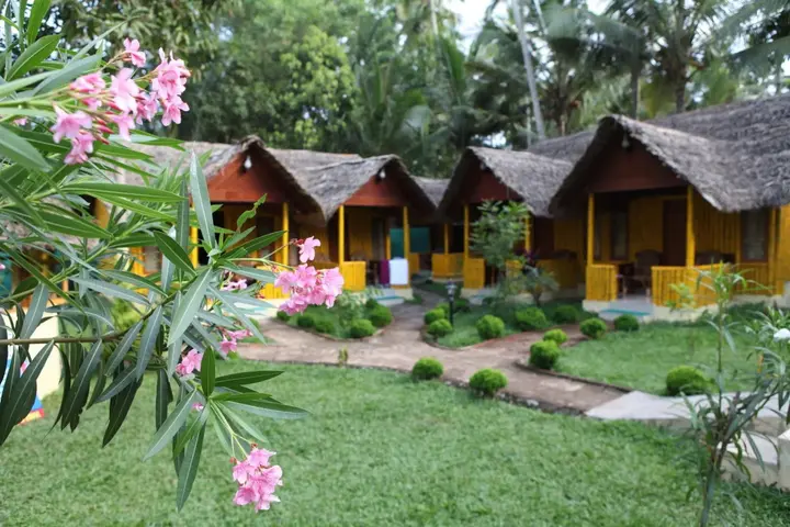 Варкала: Savithri Inn Bamboo Cottages & Resorts