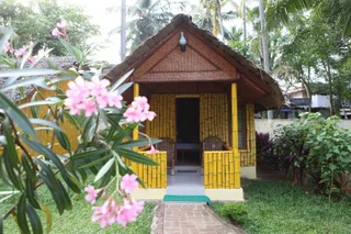 Варкала: Savithri Inn Bamboo Cottages & Resorts