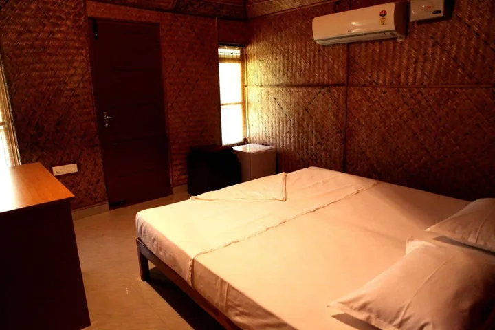 Варкала: Savithri Inn Bamboo Cottages & Resorts