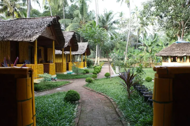 Варкала: Savithri Inn Bamboo Cottages & Resorts