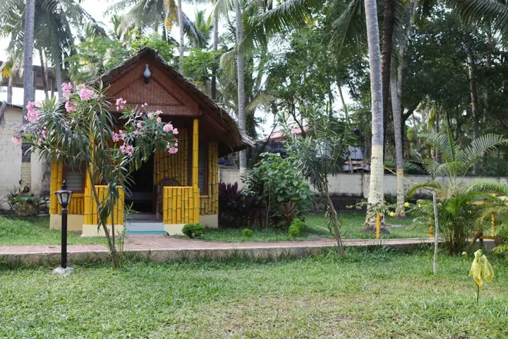 Варкала: Savithri Inn Bamboo Cottages & Resorts