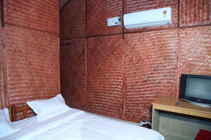 Варкала: Savithri Inn Bamboo Cottages & Resorts
