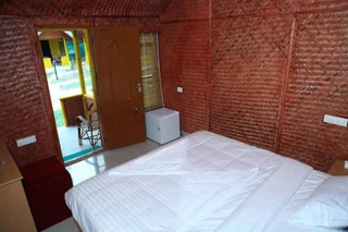 Варкала: Savithri Inn Bamboo Cottages & Resorts