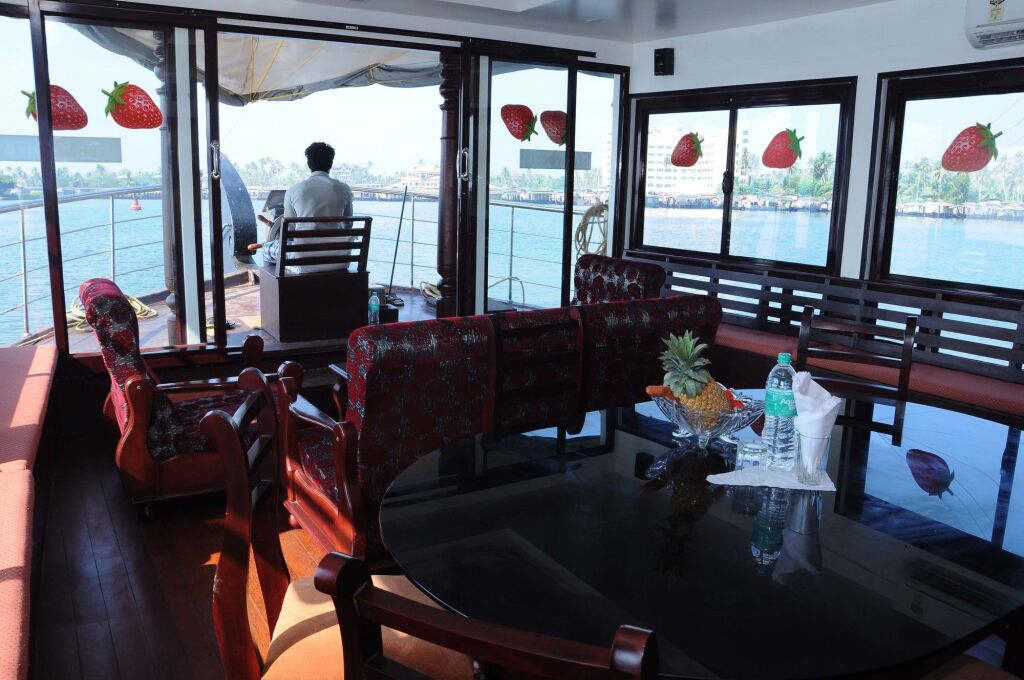 Аллеппи: Cosy Houseboats