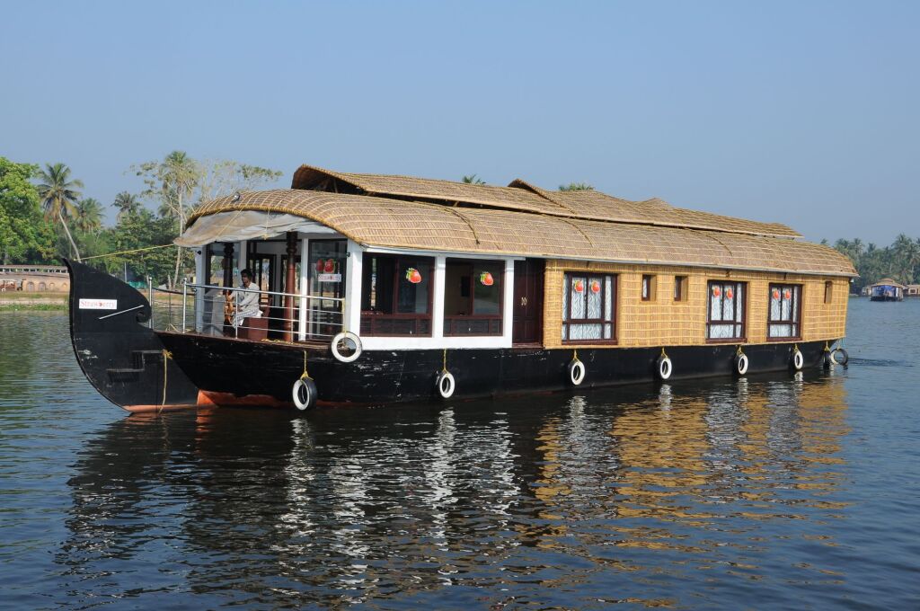 Аллеппи: Cosy Houseboats