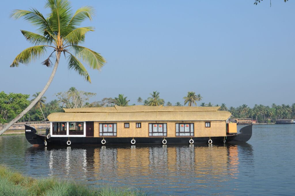 Аллеппи: Cosy Houseboats