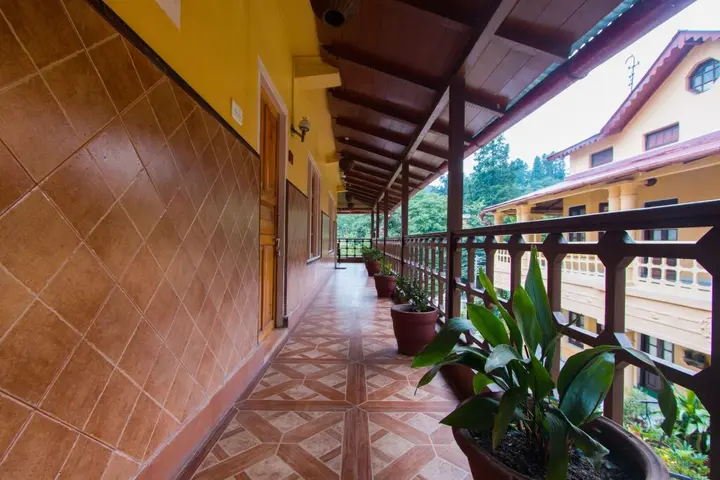 Наинитал: The Pavilion