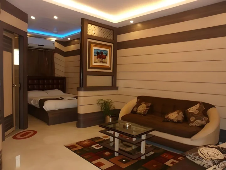 Колката: Hotel Esteem
