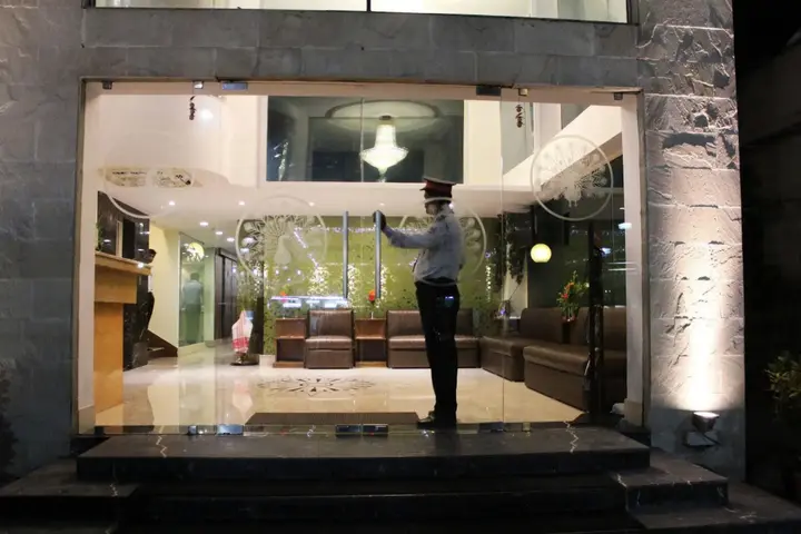 Колката: Mayur Residency