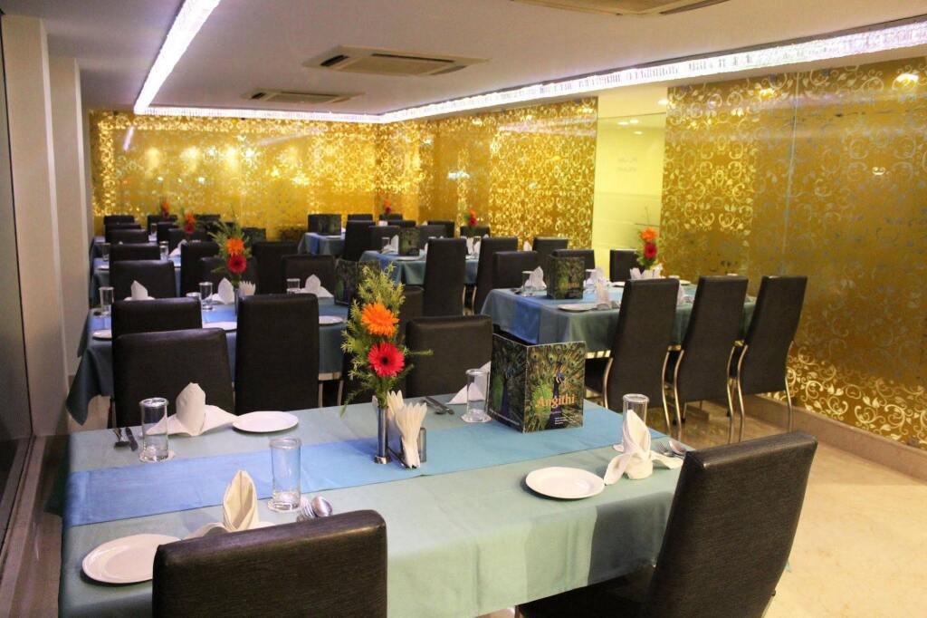 Колката: Mayur Residency
