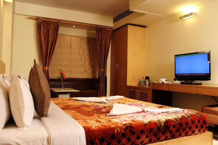 Колката: Mayur Residency
