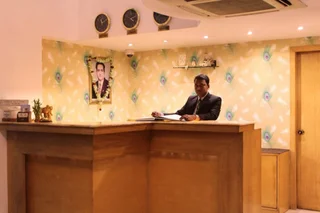 Колката: Mayur Residency