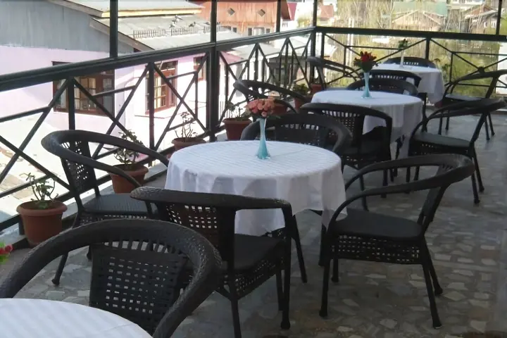 Шринагар: Hotel Akbar Inn