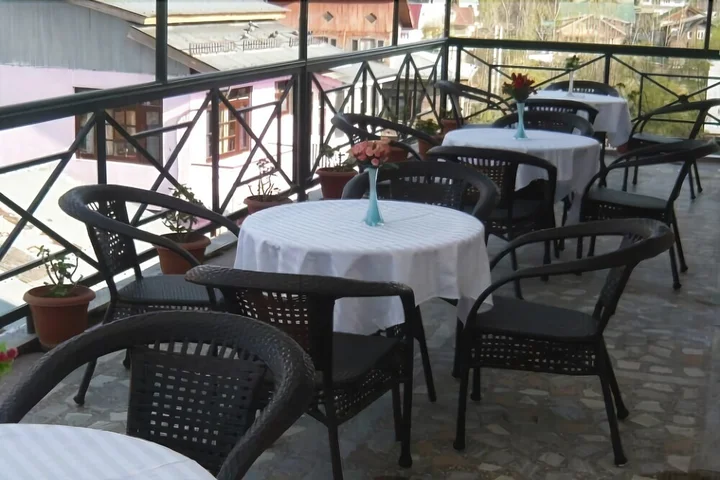 Шринагар: Hotel Akbar Inn