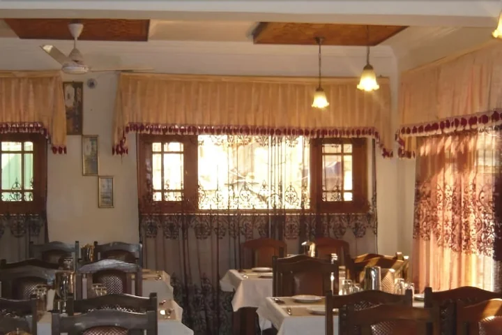 Шринагар: Hotel Akbar Inn