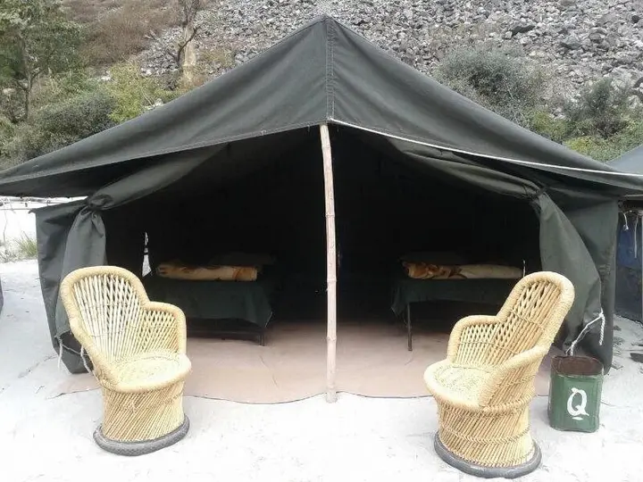 Бьясы: Camp Rapid Fire Hotel