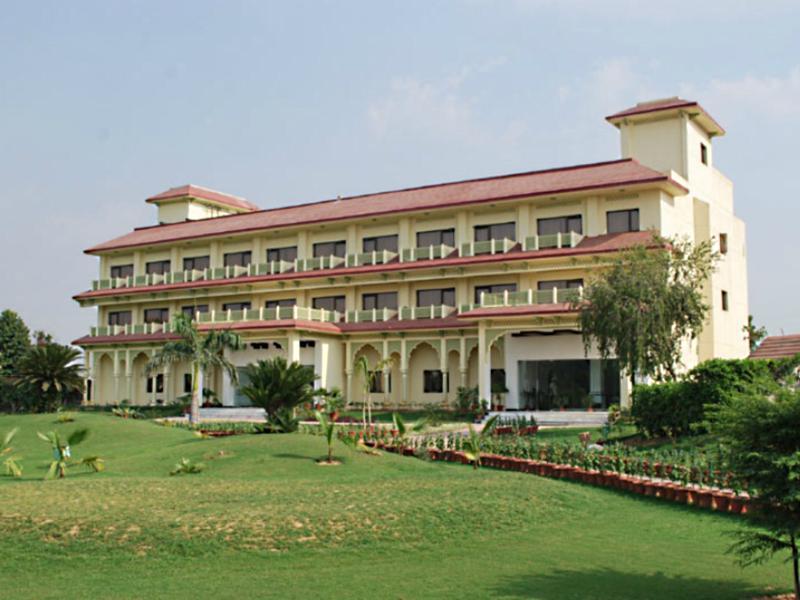 Шахджаханпур: Shiva Oasis Resort
