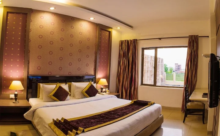 Шахджаханпур: Shiva Oasis Resort