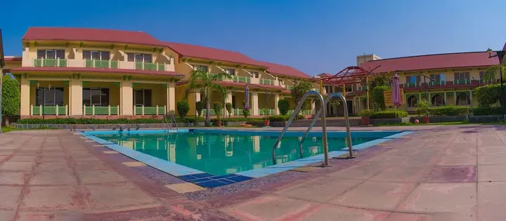 Шахджаханпур: Shiva Oasis Resort