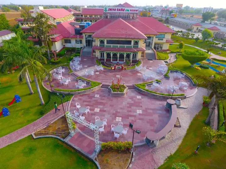 Шахджаханпур: Shiva Oasis Resort