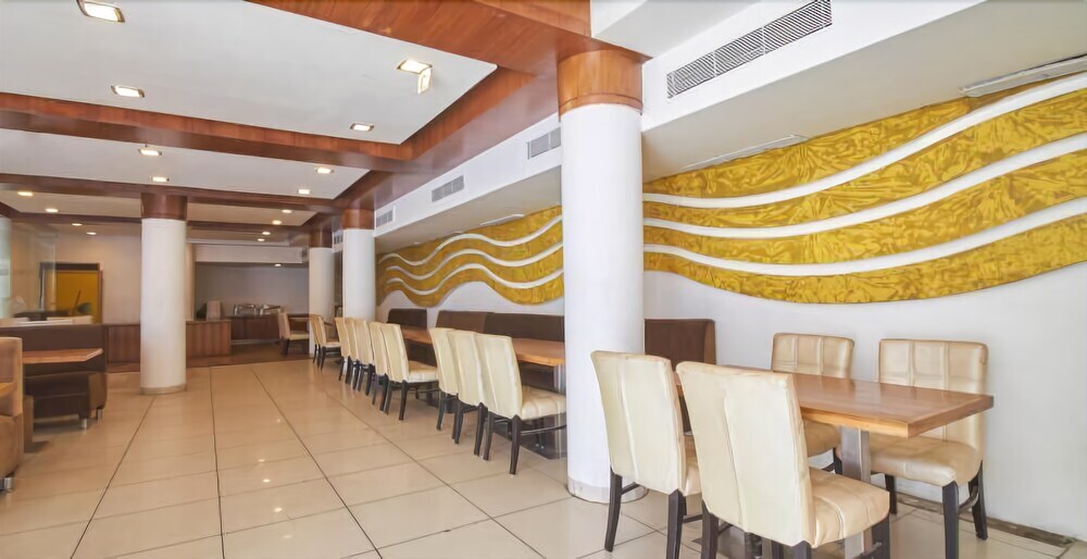 Ахмедабад: Rock Regency Hotel