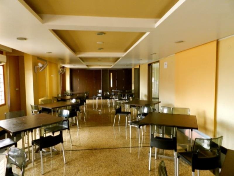 Ахмедабад: Rock Regency Hotel