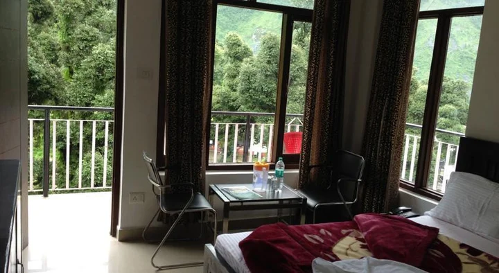 Чамба: Hotel Oak Valley