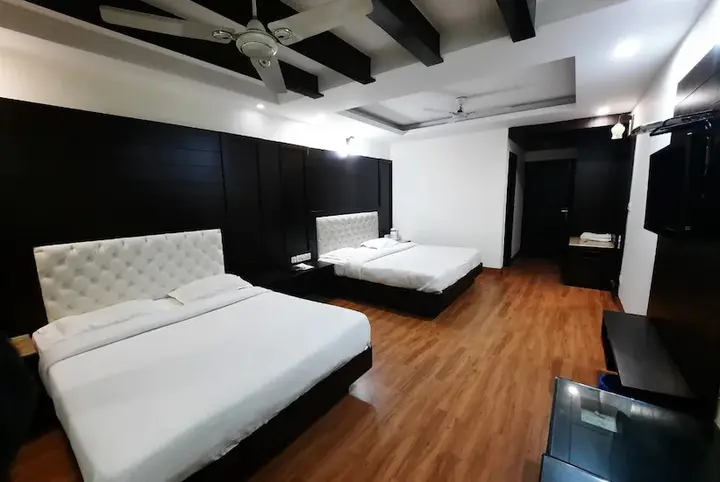 Массури: Hotel Basera