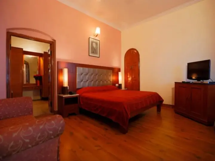 Чамба: Grand View Hotel