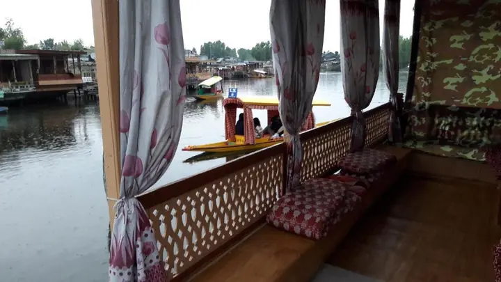 Шринагар: Houseboat Pride of India