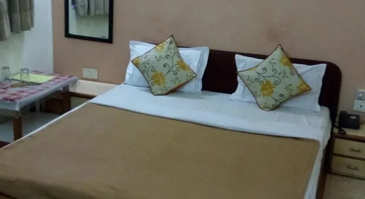 Ахмедабад: Hotel Damjis