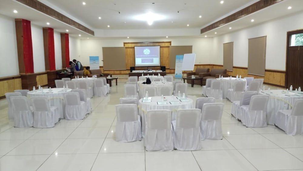 Кангра: Imperial Clarks Inn Dharmashala