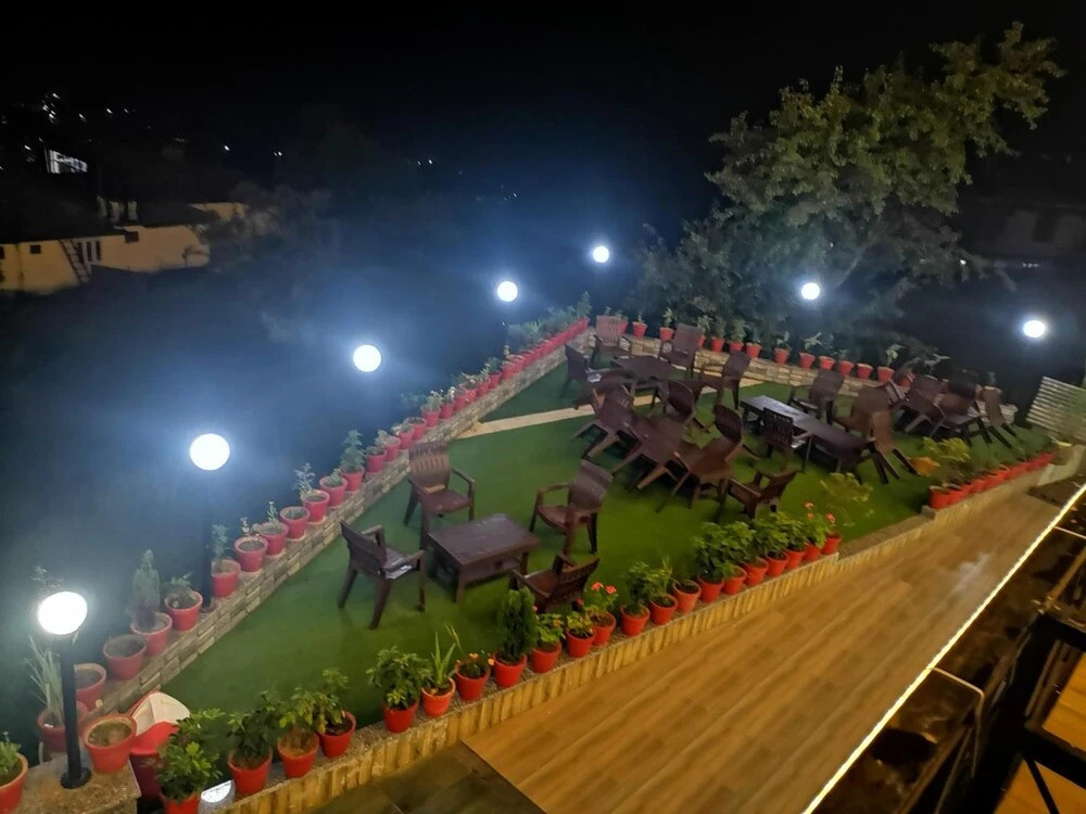 Надди: Dal Lake Resort