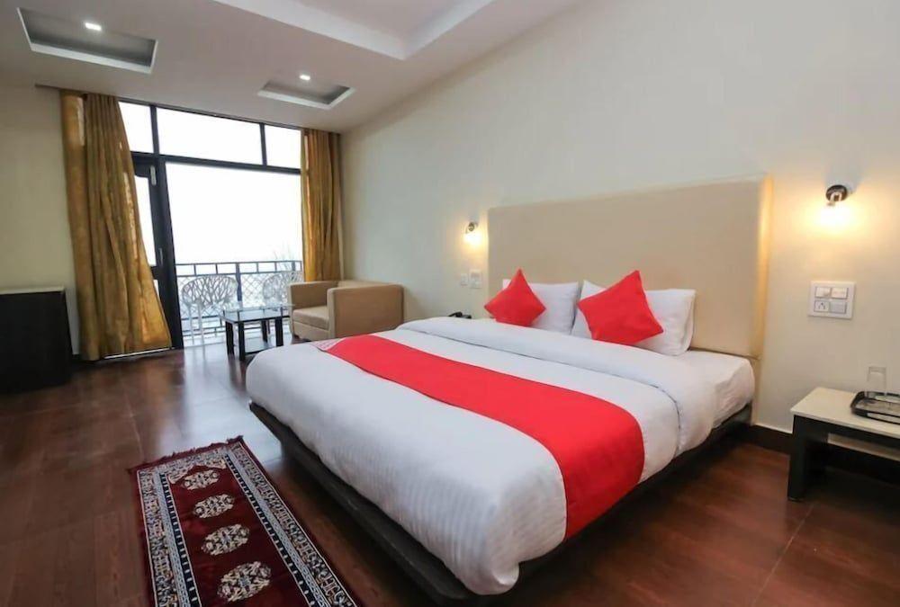 Надди: Dal Lake Resort