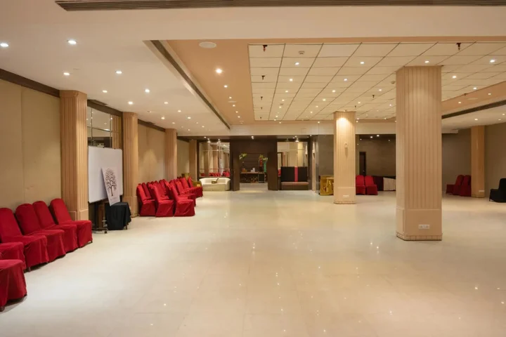 Ахмедабад: Treatotel