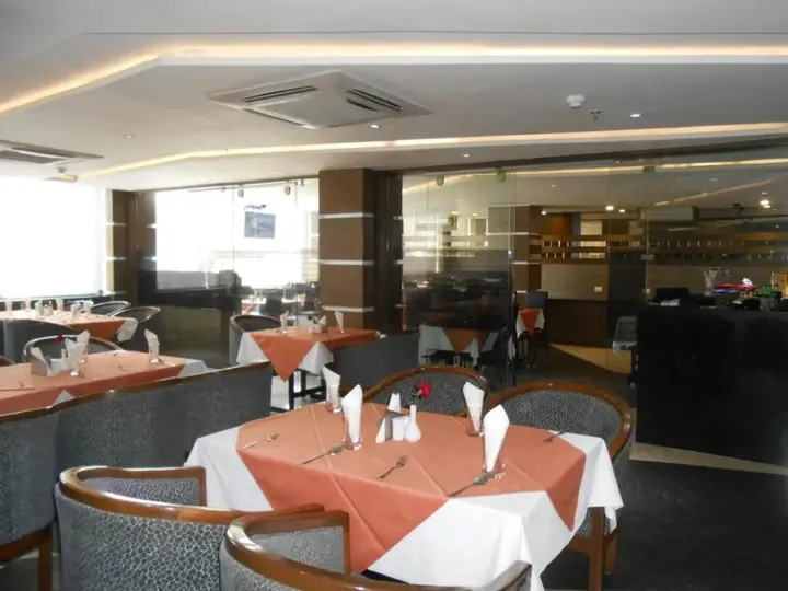 Колката: Hotel O2 Oxygen