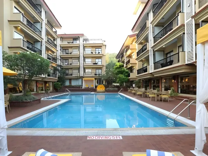 Нерул: Deltin Suites