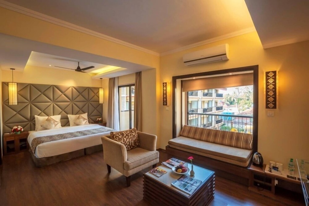 Нерул: Deltin Suites