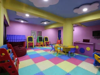 Нерул: Deltin Suites